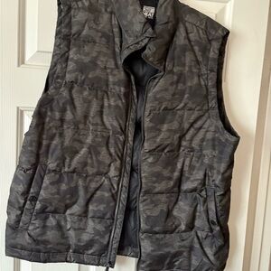 32 Degrees Men's Camo Puffer Vest